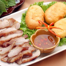 ข้าวเหนียวทอดหมูย่าง