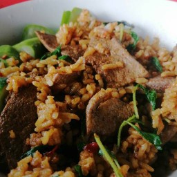 ครัวท้ายบ้าน อาหารตามสั่ง  ส้มตำ