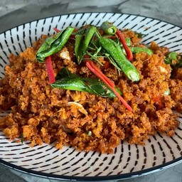 แซลม่อนฟูผัดพริกขิง