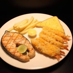 ปลาแซลมอนย่าง + กุ้งตอร์ปิโด