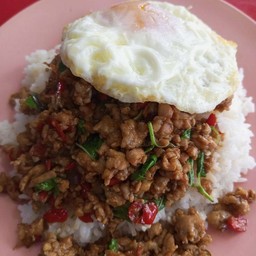 กระเพราหมูสับไข่ดาว