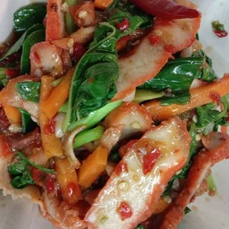 ข้าวกระเพาหมูแดง!