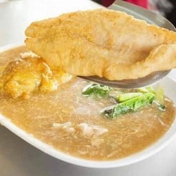 เส้นหมี่ห่อไข่ราดหน้าปลา