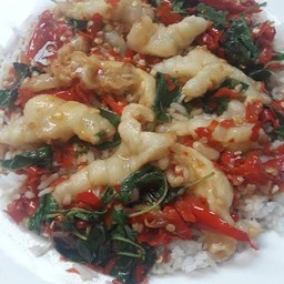 ข้าวกะเพราเล็บมือนาง  (ตีนไก่)