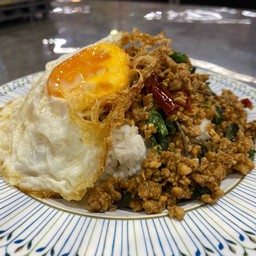 กะเพราหมูสับ+ไข่ดาว