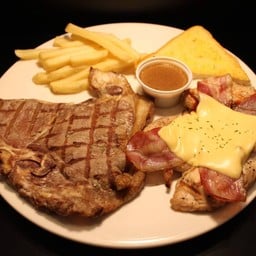 ทีโบน + ไก่เบคอนชีส