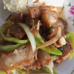 ผัดพริกหยวกหมูกรอบ