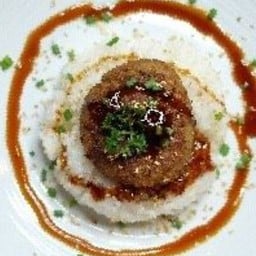 ข้าวหน้าเบเกอร์เนื้อ