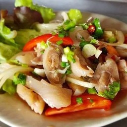 ยำหางหมูพริกสด