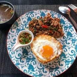 ข้าวกะเพรา เนื้อออสเตรเลีย