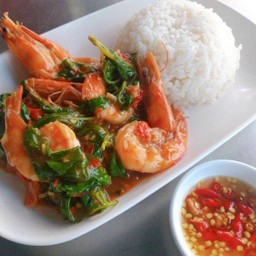 ข้าวกระเพรากุ้ง
