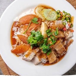 ข้าวหมูกรอบ