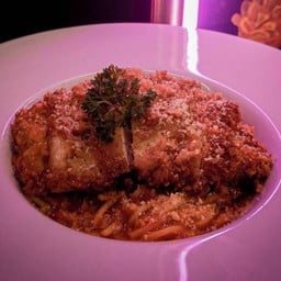 สปาเก็ตตี้ซอสแดงไก่กรอบ