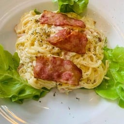 สปาเก็ตคี้คาโบนาราชีสเบคอนและเบคอนกรอบๆ ลด10% ส่งฟรี