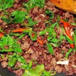 กะเพราเนื้อสับพริกแห้ง(กับข้าว)