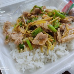 ผัดฉ่าใส่คึ่นช่าย