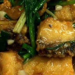 ข้าวปลากระพงผัดขึ้นฉ่าย