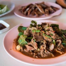ป้าพูลลาบเป็ดยโส ติดกับร้านครัวมอร์แกนข้าวแกงปักใต้