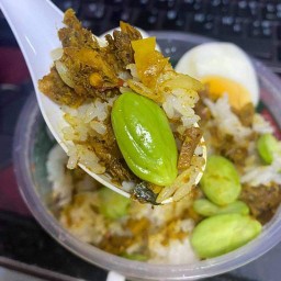 ข้าวหน้าไตปลาแห้ง สำโรง