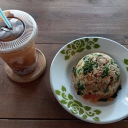 ข้าวผัดผักเชียงดา น้ำพริกข่า