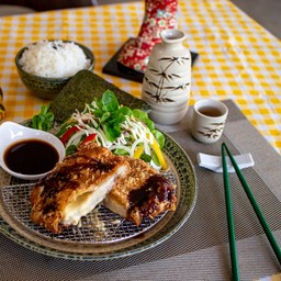 ข้าวไก่ทอดชีสทะลัก