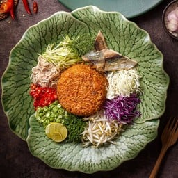 ข้าวยำเครื่อง