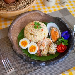 ข้าวผัดน้ำพริก พริกเกลือทะเลเดือด+ซอสซีฟู๊ด