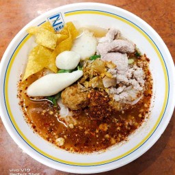 ร้าน จีนฮะเย็นตาโฟ ก๋วยเตี๋ยวหมูต้มยำ คลองสี่ลำลูกกา