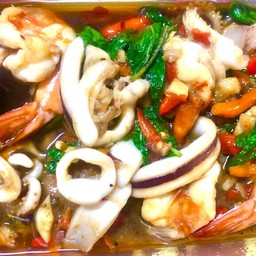 ผัดกระเพราทะเล(สำหรับ 2ท่าน)