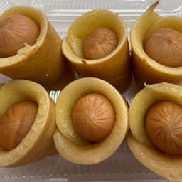 แพนเค้กม้วนไส้กรอกไก่