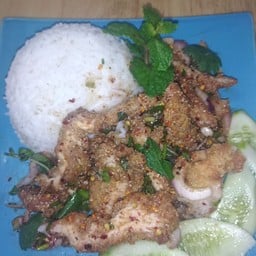 ข้าวยำไก่แซบ ปังปัง