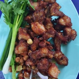 แหนมซี่โครงทอด