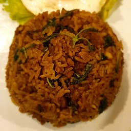 ข้าวผัดกะเพราคลุกไก่
