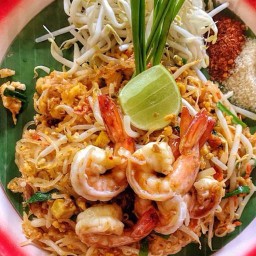 ผัดไทยสูตรลุงกับป้า แบริ่ง
