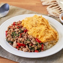 ข้าวไข่ข้นกะเพรา