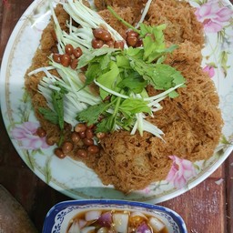 ยําปลาดุกฟู