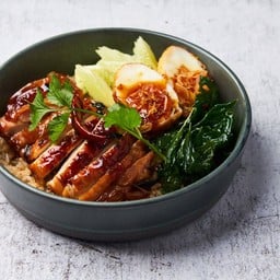 ข้าวผัดกะเพราไก่ย่างไข่ลูกเขย