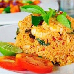 ข้าวผัดพริกแกงทะเล