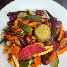 ผักอบกรอบ & ขนม by praew