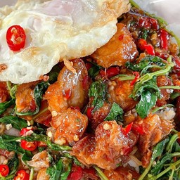 ข้าวกะเพราหมูกรอบ