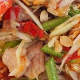 ส้มตำคอหมูย่าง