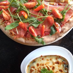 พิซซ่าแซลมอน