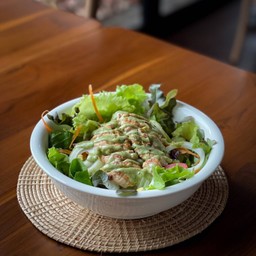 สลัดครีมโหระพา