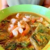 แกงส้มชะอมกุ้งหม้อ