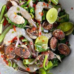 ตำหอยแครงกุ้งสดผักบุ้ง