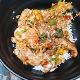 ข้าวไข่คั่วรวมมิตร