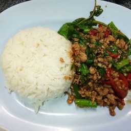 กะเพราหมูสับ(ราดข้าว)