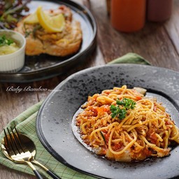 สปาเก็ตตี้หมูซอสมะเขือเทศ