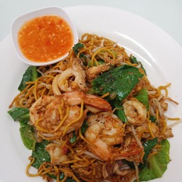 เส้นเหลืองผัดซีอิ้๊๊้ว