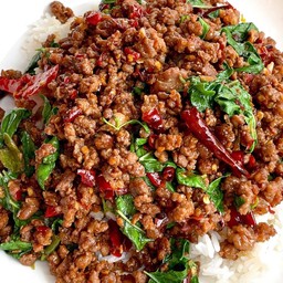 ข้าวกะเพราเนื้อสับ